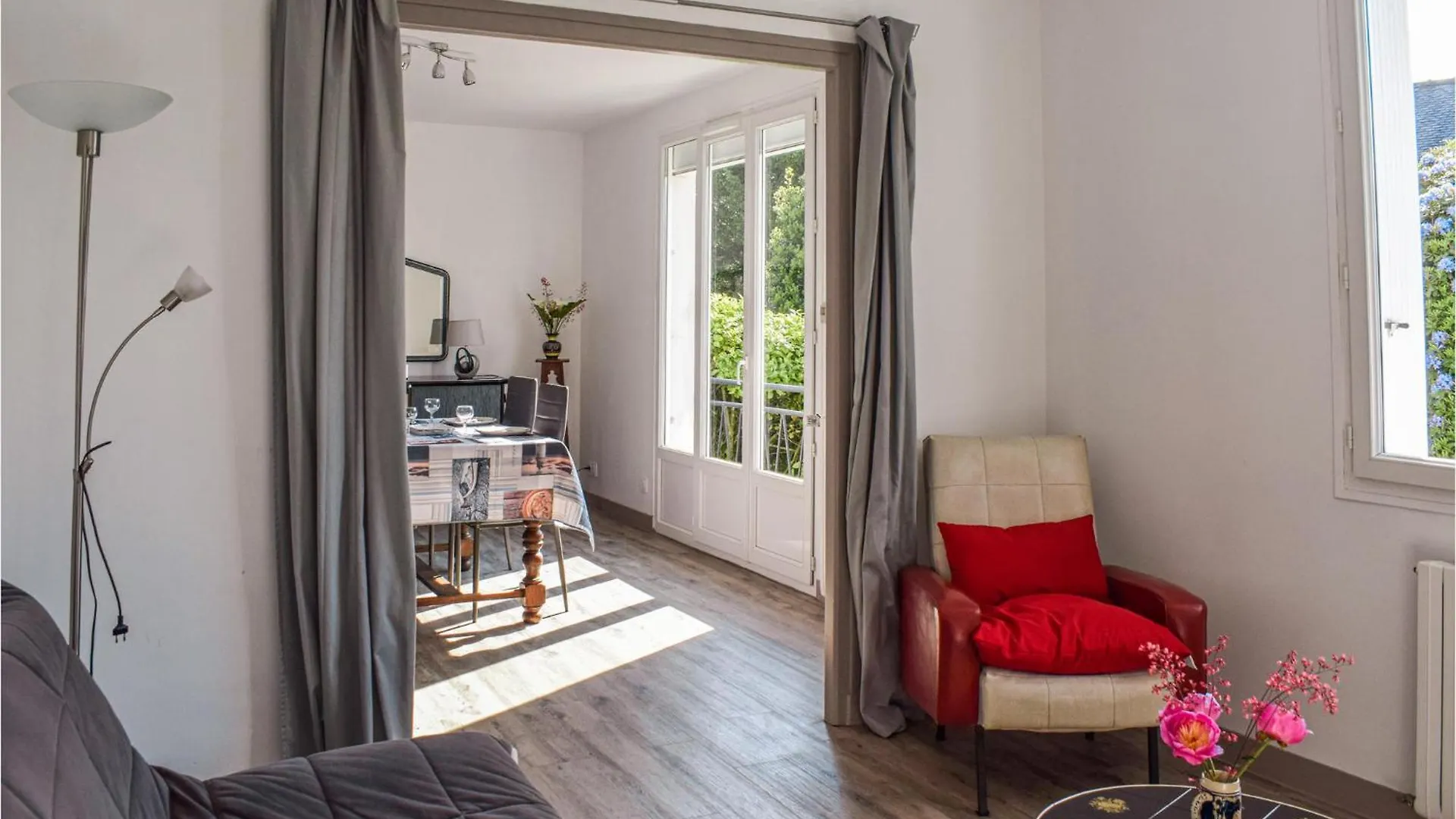 Beautiful Home In Plouha With Kitchen França